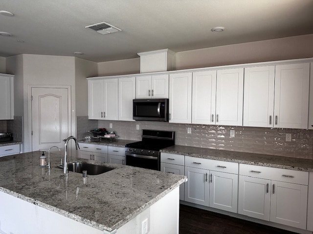 Building Photo - 2061 Rosewood Dr