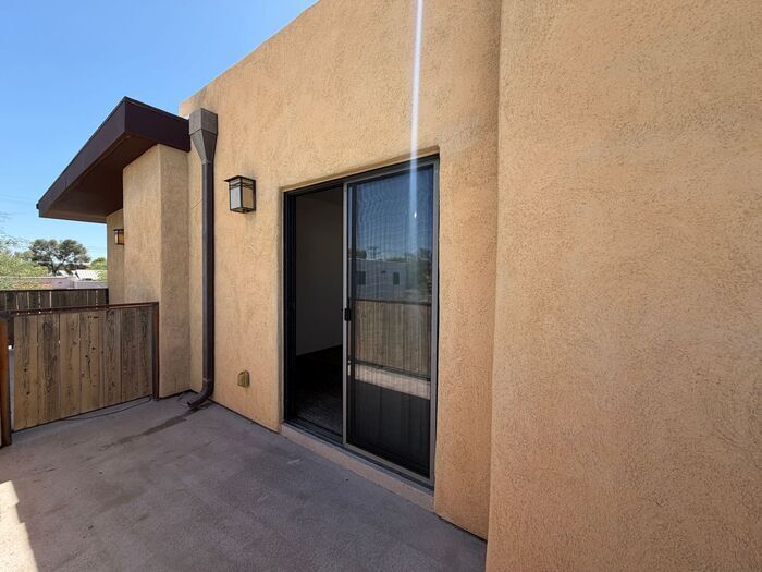 Building Photo - 1741 E Hedrick Dr
