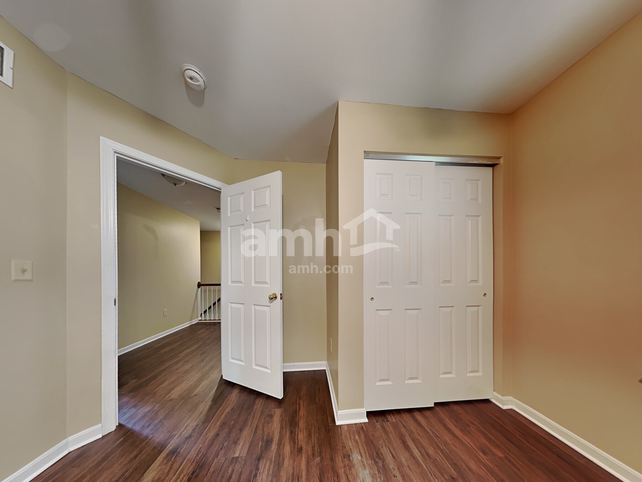 Building Photo - 15 Whispering Woods Ln