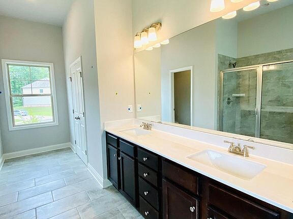 Building Photo - 1727 Holman Forest Dr NE