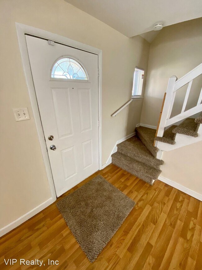 Building Photo - 4 br, 1 bath House - 3365 Eakin Road