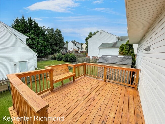 Building Photo - 3 br, 2.5 bath House - 400 Village Gate Dr