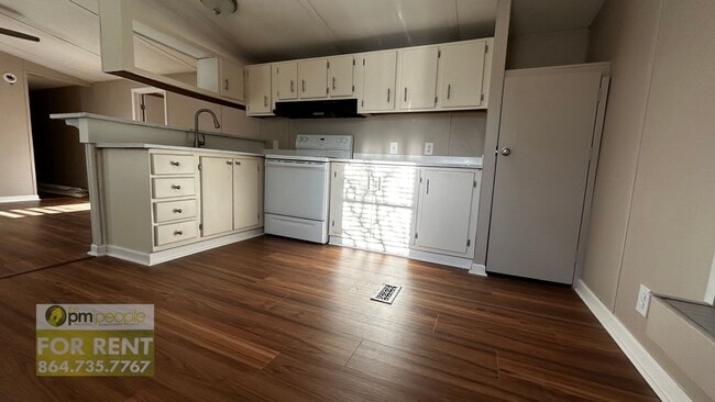 Building Photo - No rent until April 1st!! Simple Life, Serene Setting ~ Cozy 3/1.5 Available!