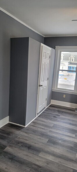 Building Photo - 80 Linden St