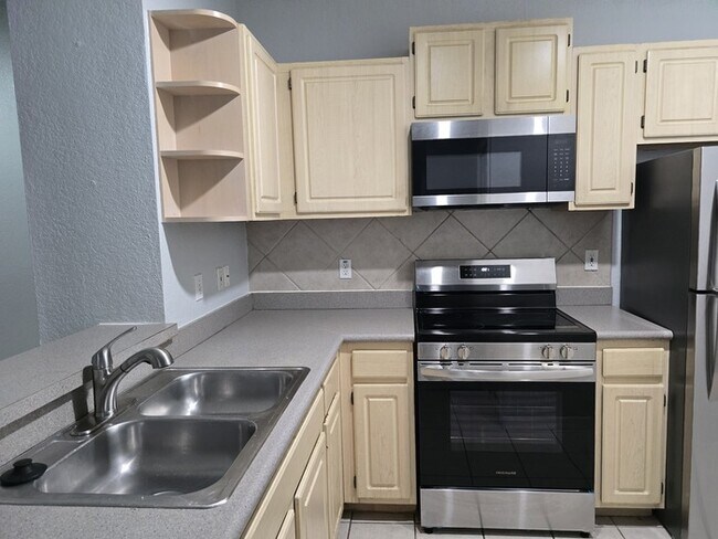 Building Photo - Great 2 Bed 1 Bath Ground floor condo in Legacy Dunes Kissimmee, FL $1599