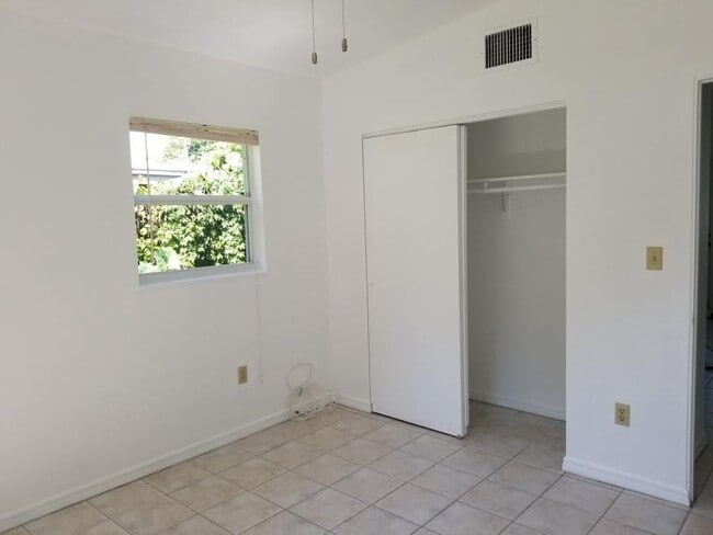 Building Photo - 1066 Philippe Pkwy
