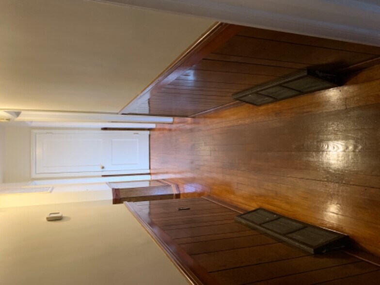 Building Photo - 14201 Harrowgate Rd