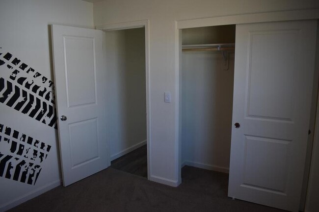 Building Photo - 703 Irma Dr