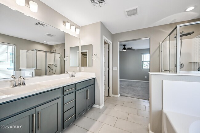 Building Photo - 3817 N 100th Dr