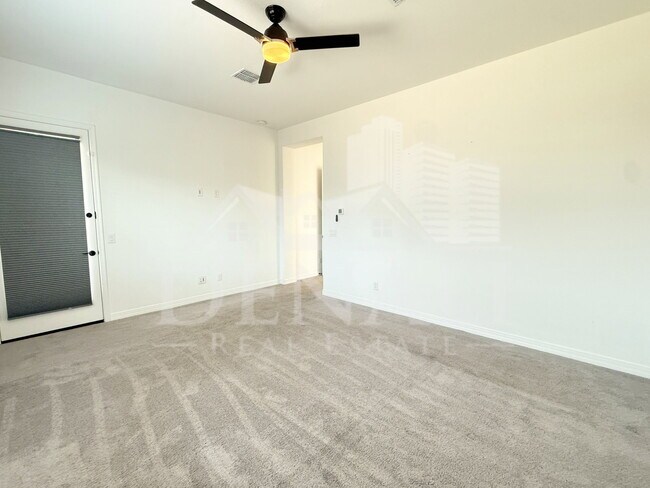 Building Photo - 5214 W Thresher Way