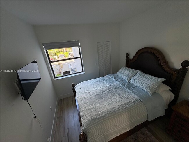 Building Photo - 440 Poinciana Island Dr