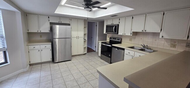 Building Photo - 2710 SW 152nd Ln