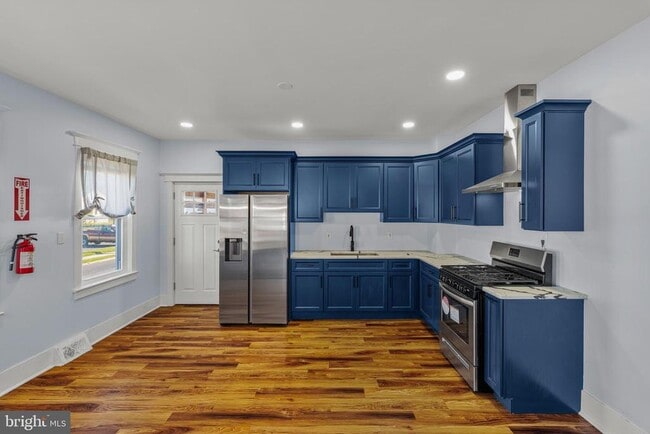 Building Photo - 601 High St