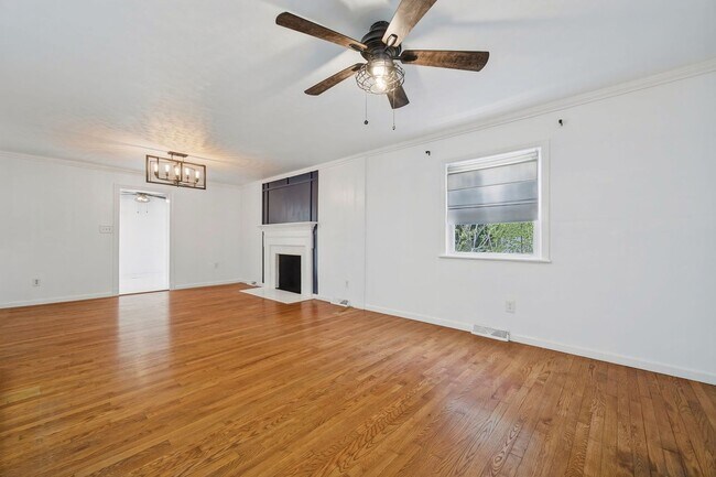 Building Photo - 1757 Lafayette Dr