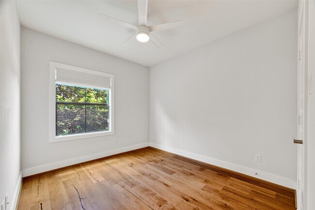 Building Photo - 935 Bunton St