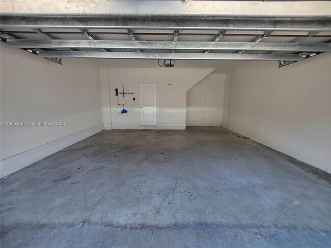 Building Photo - 15752 SW 44th Terrace