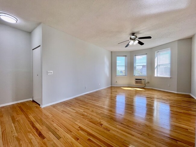 Building Photo - 43-49-49 Van Wagenen Ave