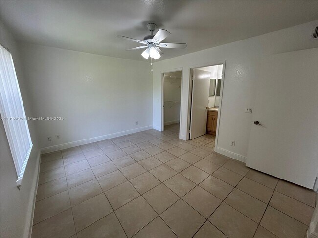 Building Photo - 1725 Palm Cove Blvd