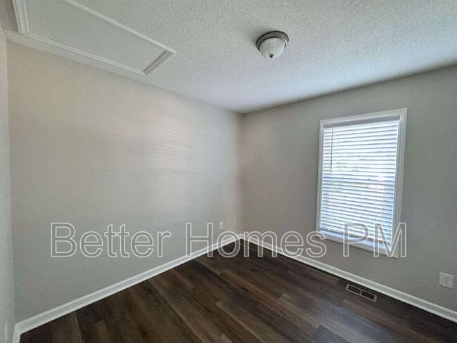 Building Photo - 5949 Presentation St