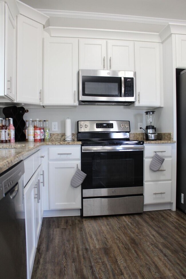 Building Photo - 134 Princess Dr