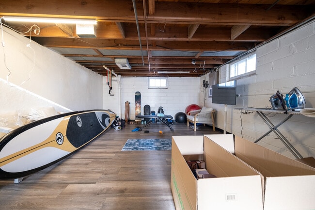 Building Photo - 3957 Ewing Ave S