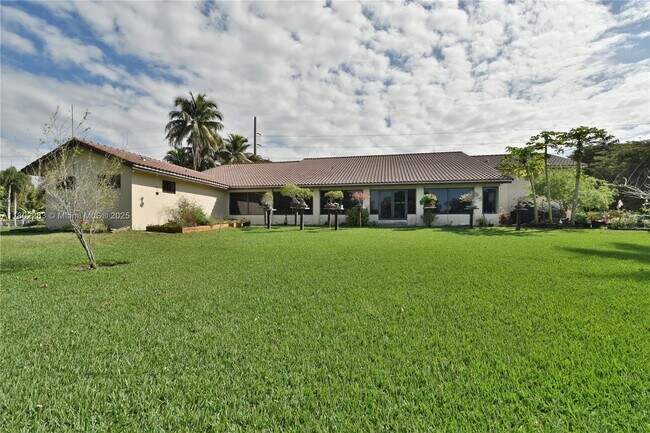 Building Photo - 5425 SW 190th Ave