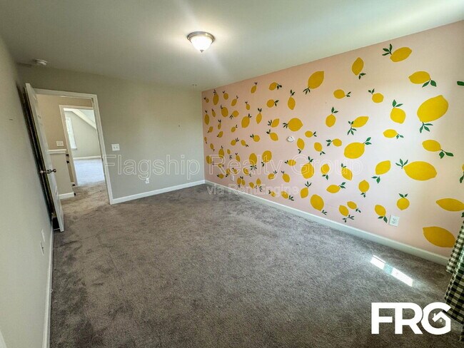 Building Photo - 208 Coffman Dr