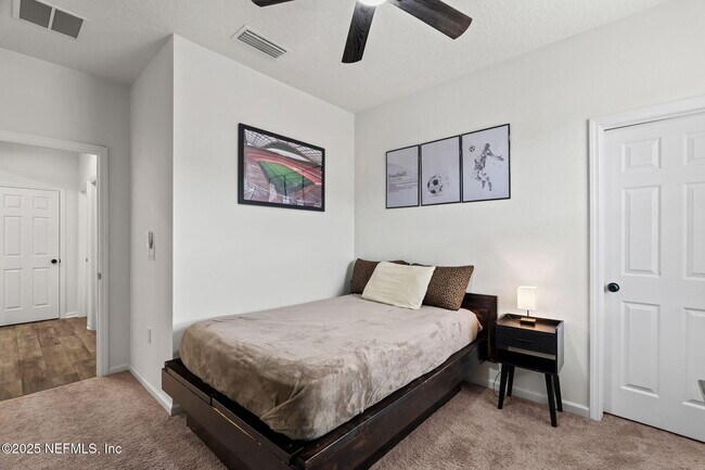 Building Photo - 12897 Logans Walk Ln