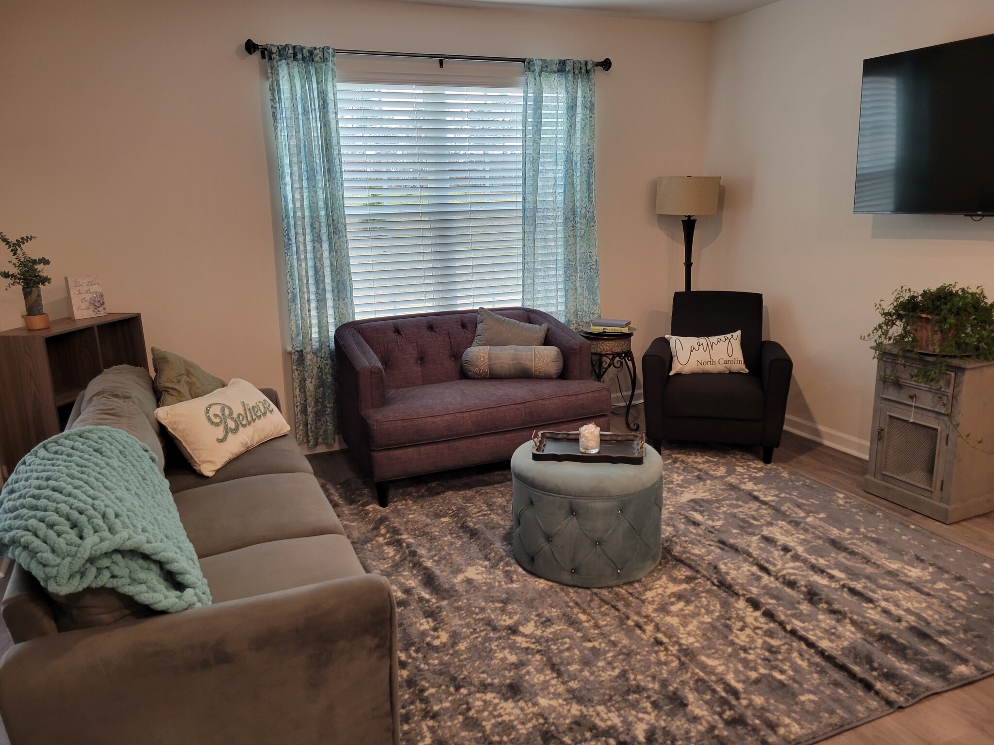 Space for friends, wifi and utilities included - 3010 Alibird Cir