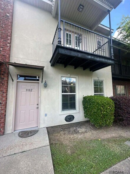 Building Photo - 10600 Lakes Blvd