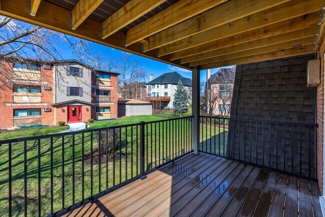 Building Photo - 604 W 65th St