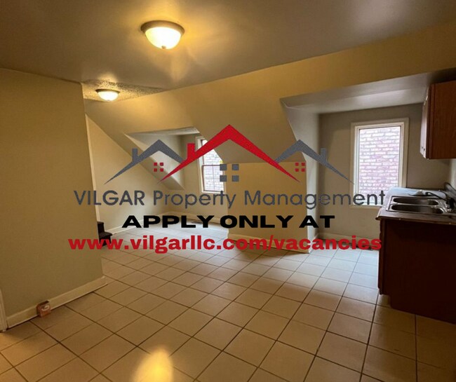 Building Photo - 4842 Northcote Ave