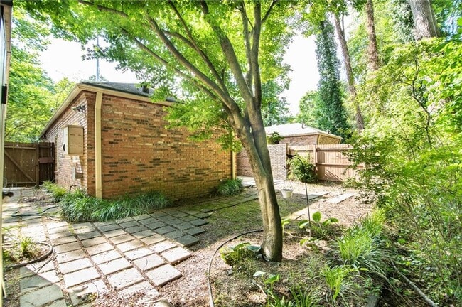 Building Photo - 3761 Ashford Dunwoody Rd NE