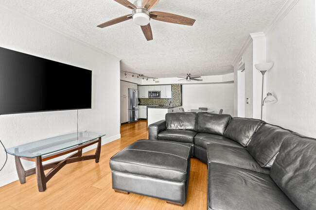 Building Photo - 1801 N Flagler Dr