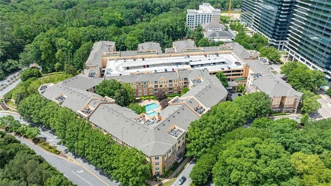 Building Photo - 10 Perimeter Summit Blvd