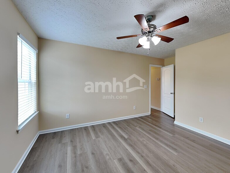 Building Photo - 101 Springbrook Ln