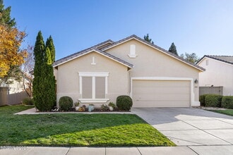 Building Photo - 10560 Vista Alta Dr