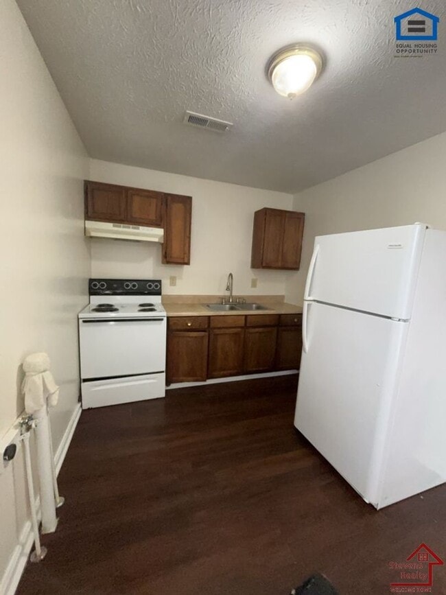 Building Photo - 117 Dogwood Pointe Dr