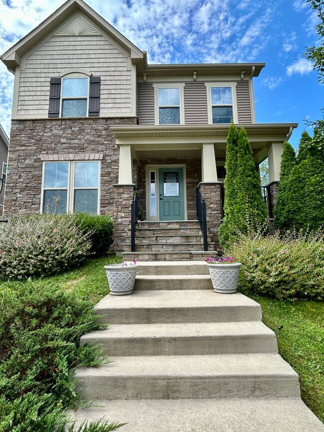 Building Photo - 4 BR | 3.5 BA | 2-Car Garage Craftsman style home in the Wynwood Section of Fox Creek Subdivision