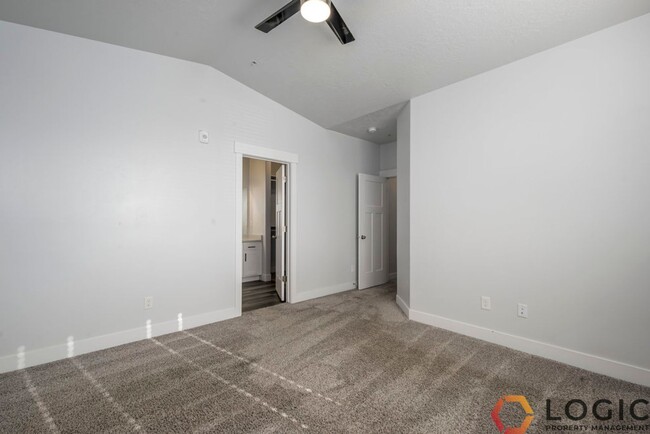 Building Photo - Beautiful 3 Bedroom Condo in Amazing Lehi ...