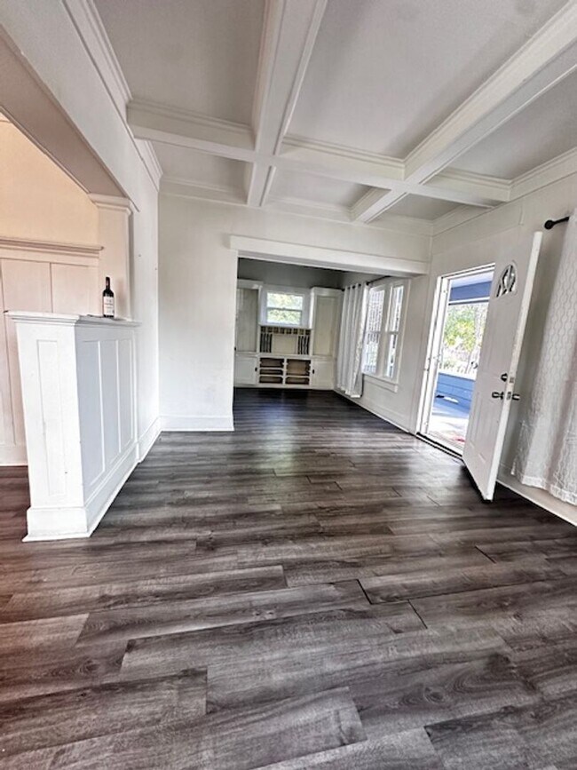 Building Photo - Charming 3 Bed / 1 Bath Home in the Heart of the Tower District