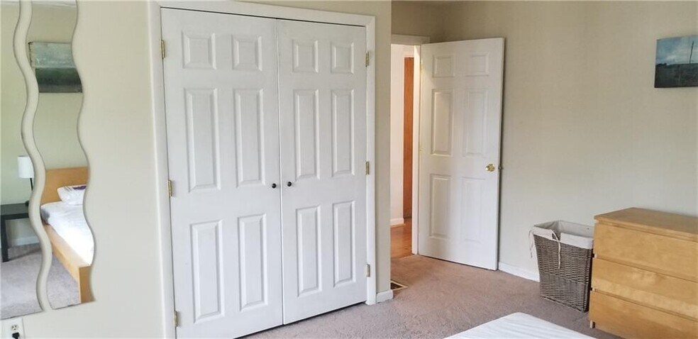 Building Photo - 8 Slocum St