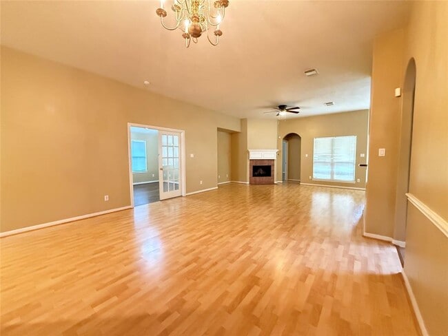 Building Photo - 11115 Creekline Green Ct