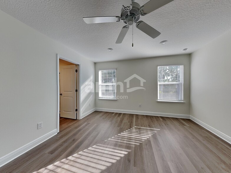 Building Photo - 4855 Rio Grande Cv