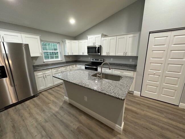 Stainless Steel Appliances - 9177 N Travis Dr
