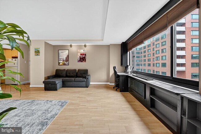 Building Photo - 1021 Arlington Blvd