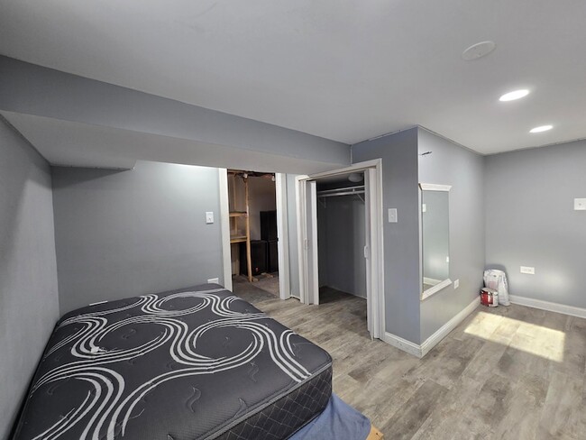 Building Photo - 1047 Ralston St