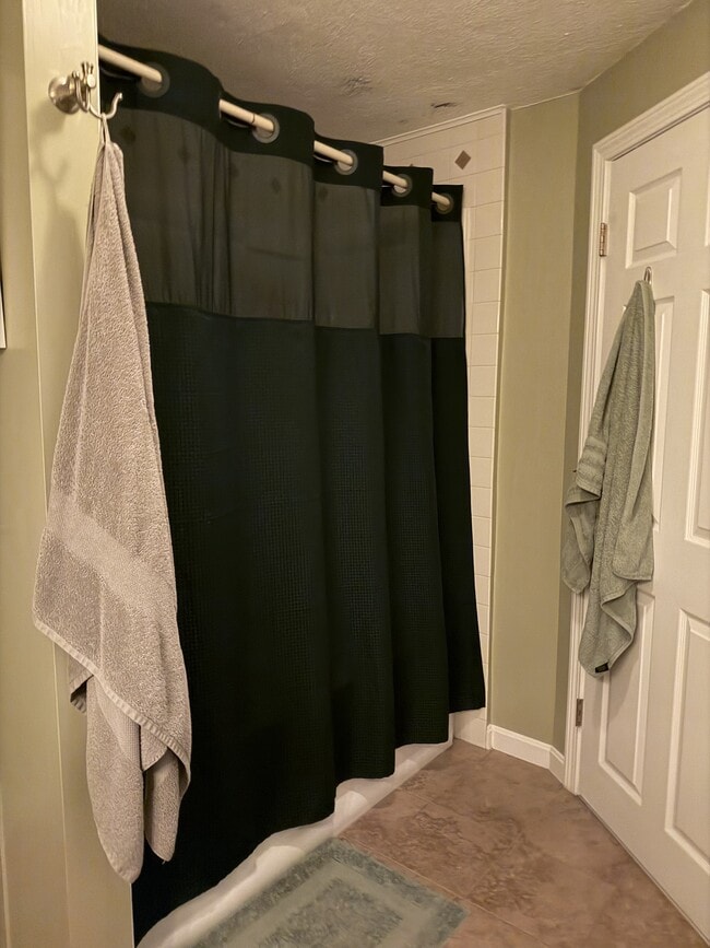 Building Photo - 20 Profile Cir