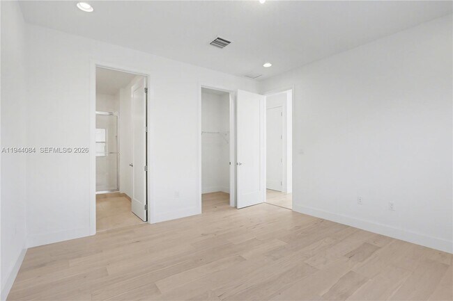 Building Photo - 8525 Crystal Downs Ave