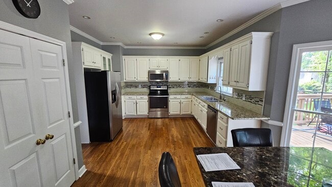 Building Photo - 1381 Providence Dr